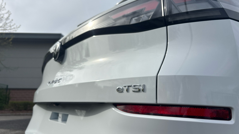 Volkswagen T-Roc 1.5 eTSI Life 5dr DSG Petrol Hatchback